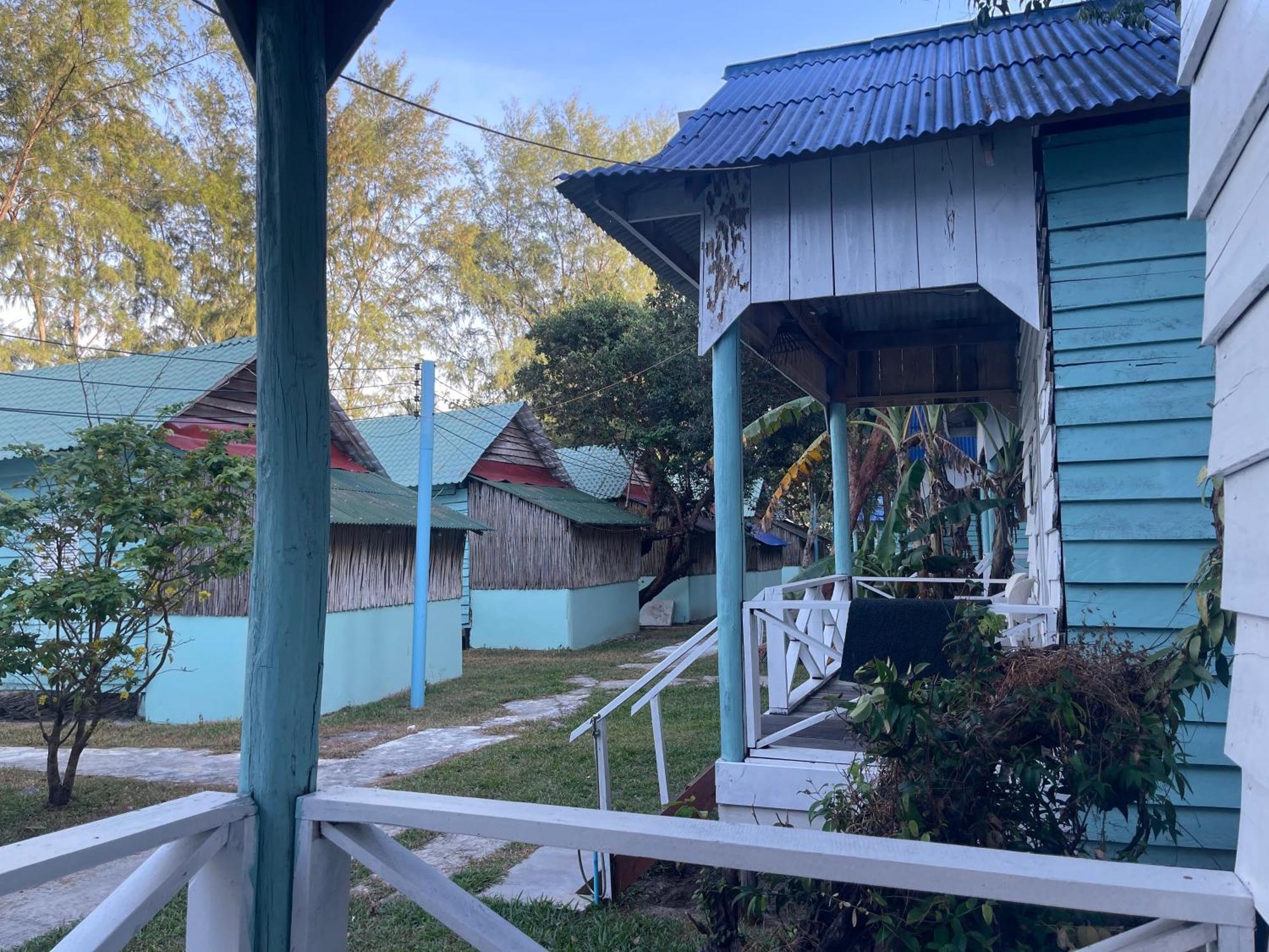 Sandy Beach Bungalows By Ehm Koh Rong Sanloem Exterior foto